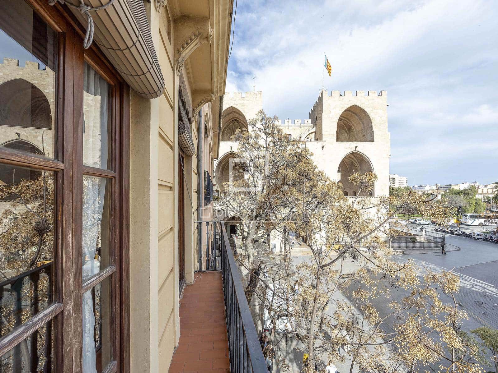 1 slaapkamer Appartement te koop in Valencia stad - € 415.000 (Ref: 10008073)