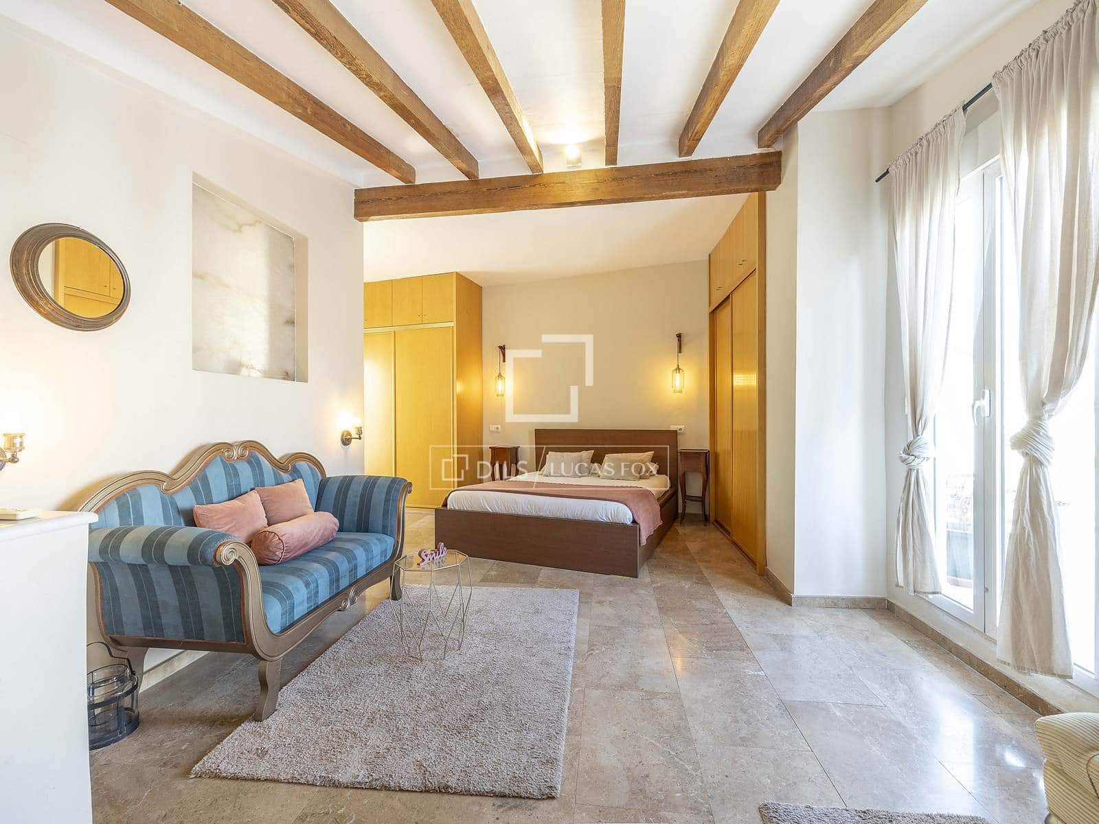 1 bedroom Commercial for sale in Valencia city - € 675,000 (Ref: 10008074)