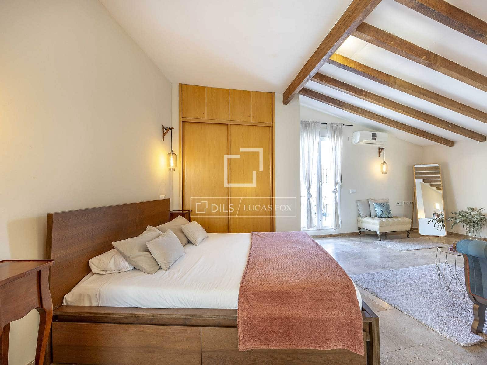 1 bedroom Commercial for sale in Valencia city - € 675,000 (Ref: 10008074)