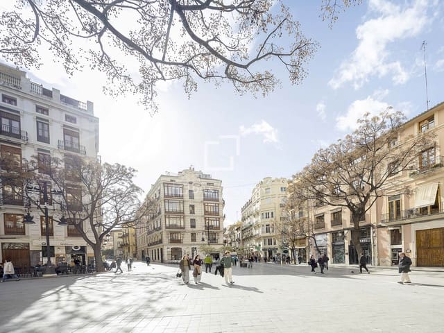 1 bedroom Commercial for sale in Valencia city - € 675,000 (Ref: 10008074)