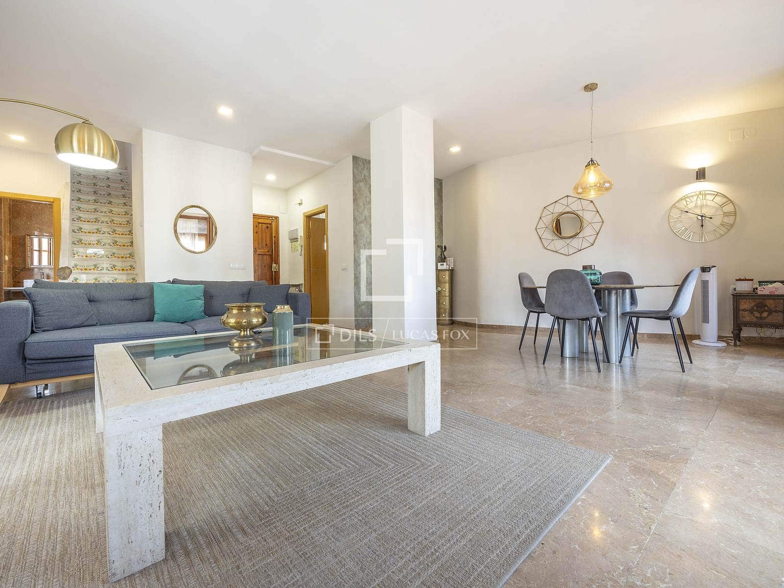 1 bedroom Commercial for sale in Valencia city - € 675,000 (Ref: 10008074)