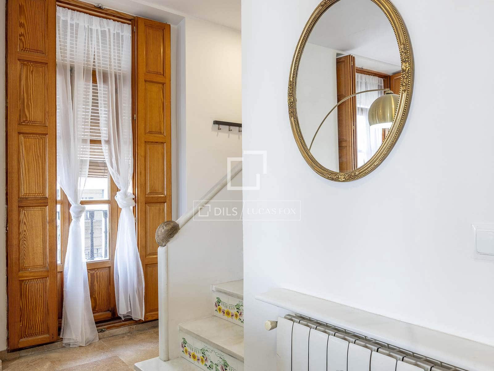 1 bedroom Commercial for sale in Valencia city - € 675,000 (Ref: 10008074)