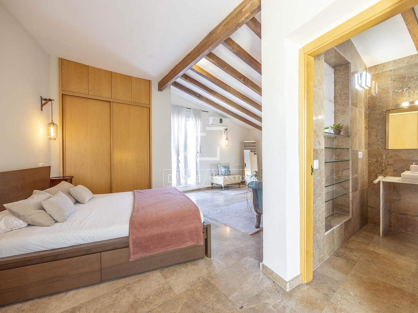 1 bedroom Commercial for sale in Valencia city - € 675,000 (Ref: 10008074)
