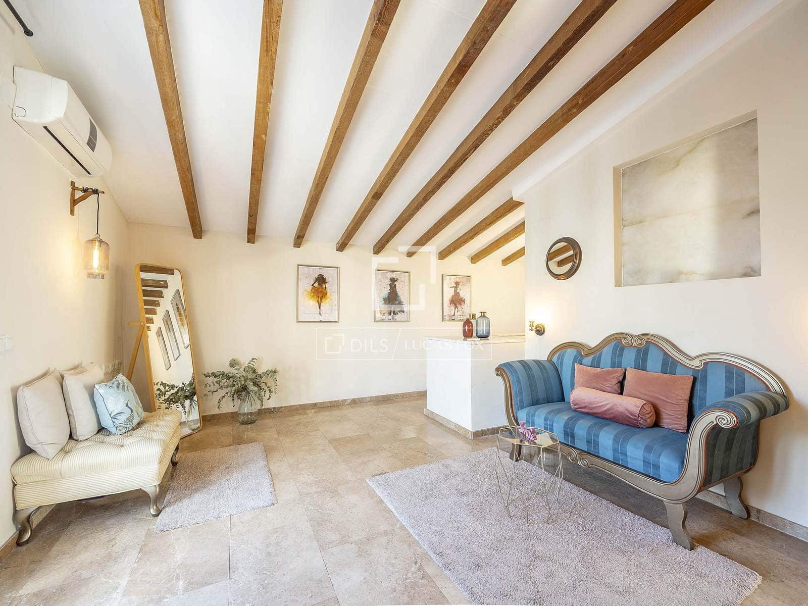 1 bedroom Commercial for sale in Valencia city - € 675,000 (Ref: 10008074)