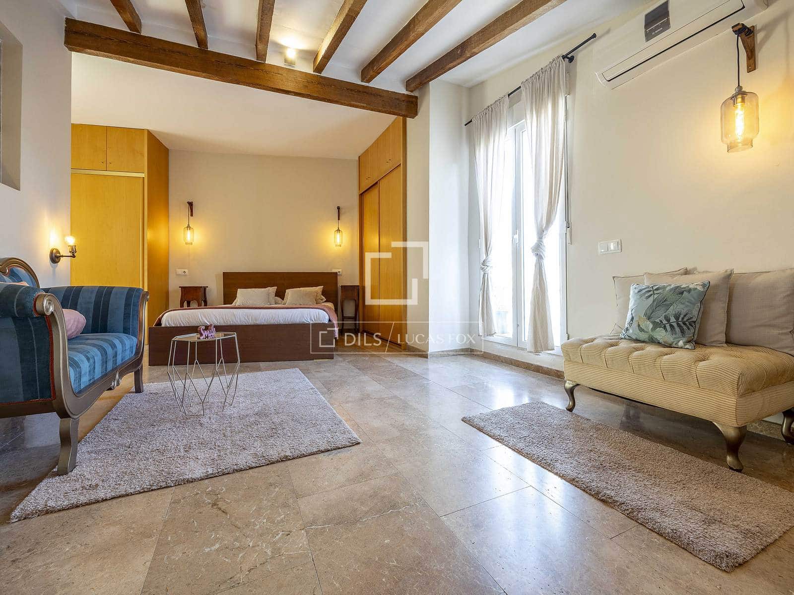 1 bedroom Commercial for sale in Valencia city - € 675,000 (Ref: 10008074)