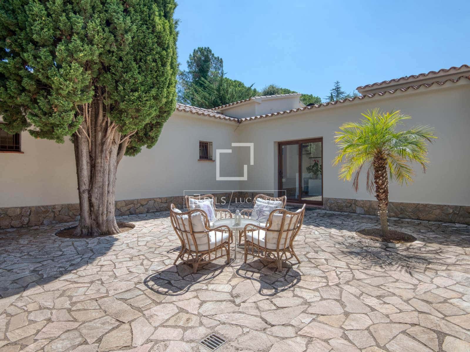 5 soverom Villa til salgs i Santa Cristina d'Aro med svømmebasseng garasje - € 1 300 000 (Ref: 10009354)
