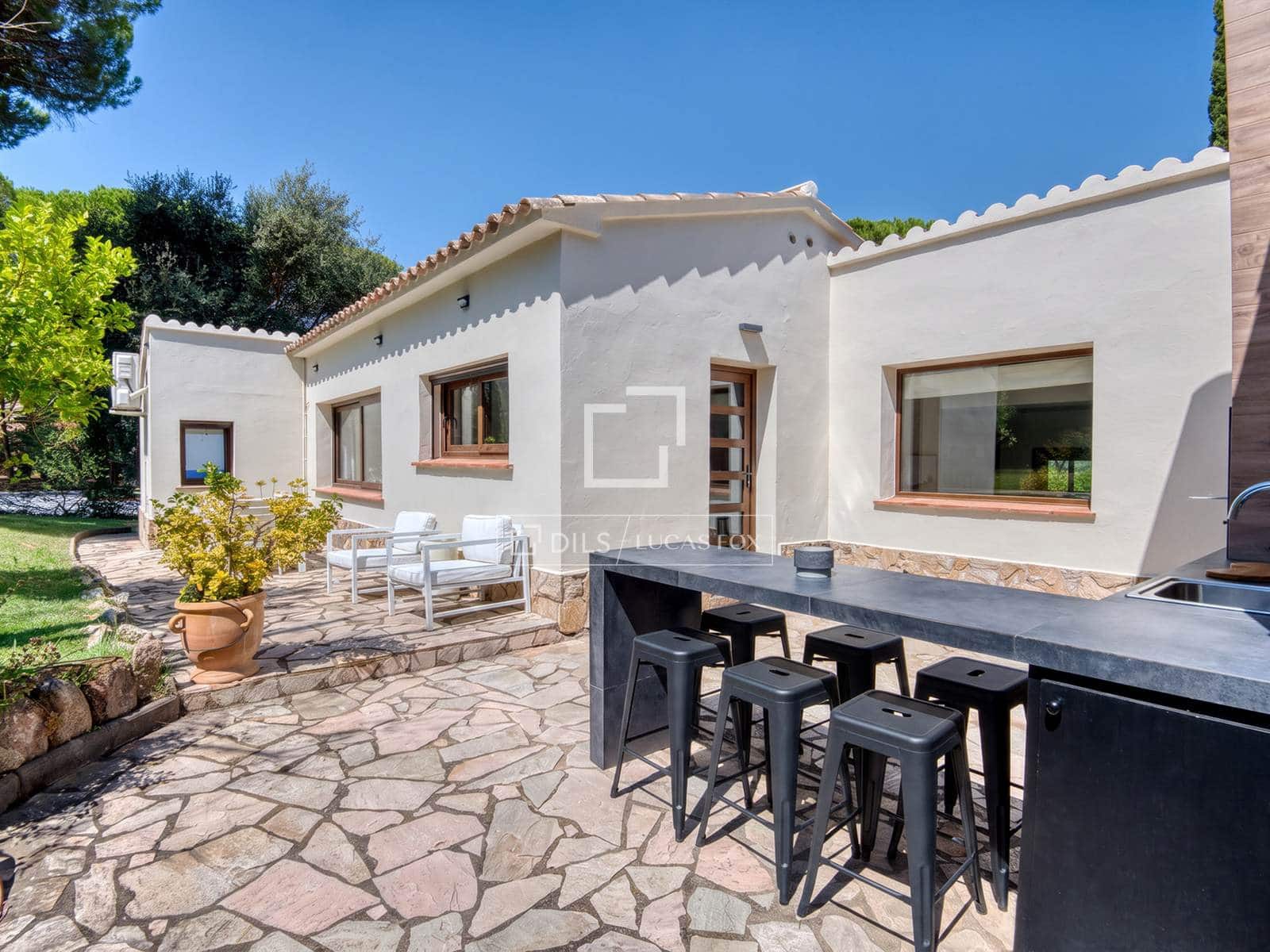 5 soverom Villa til salgs i Santa Cristina d'Aro med svømmebasseng garasje - € 1 300 000 (Ref: 10009354)