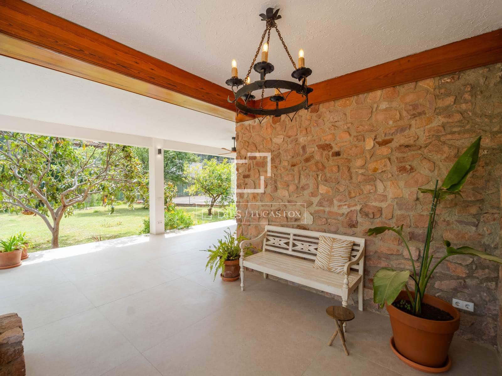 5 bedroom Villa for rent in Naquera with pool garage - € 5,500 (Ref: 10009618)