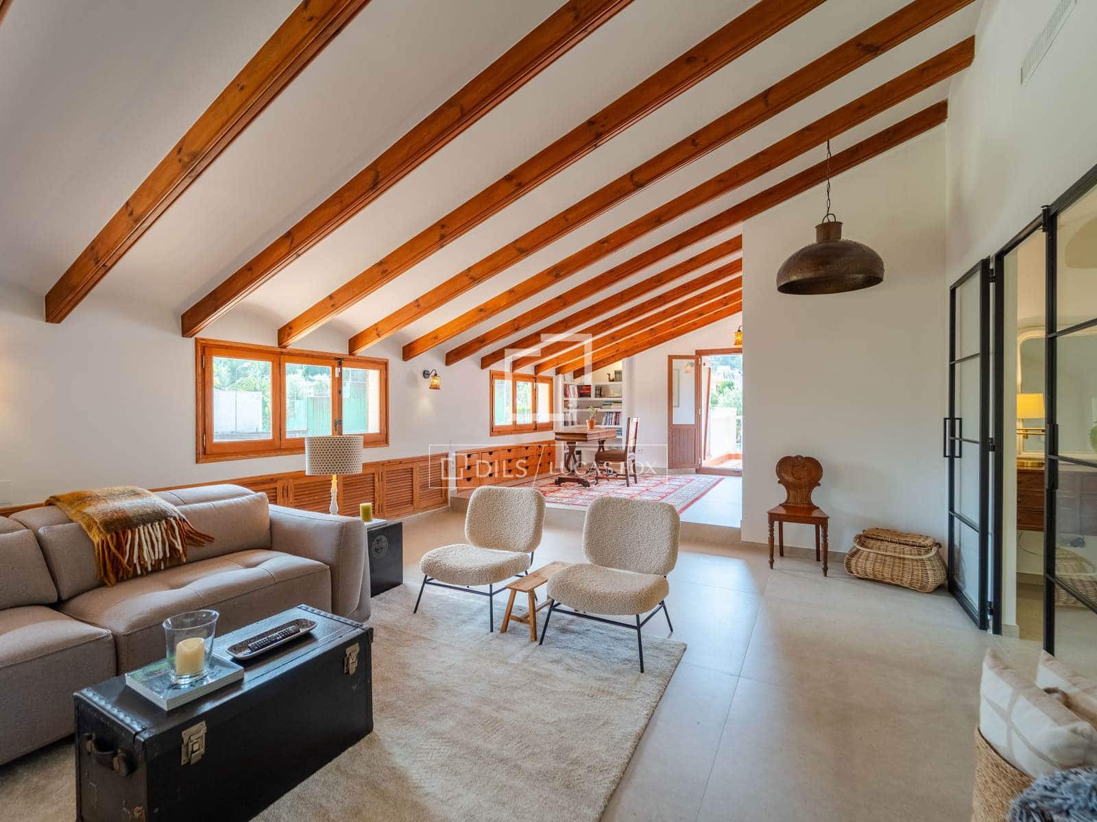 5 bedroom Villa for rent in Naquera with pool garage - € 5,500 (Ref: 10009618)