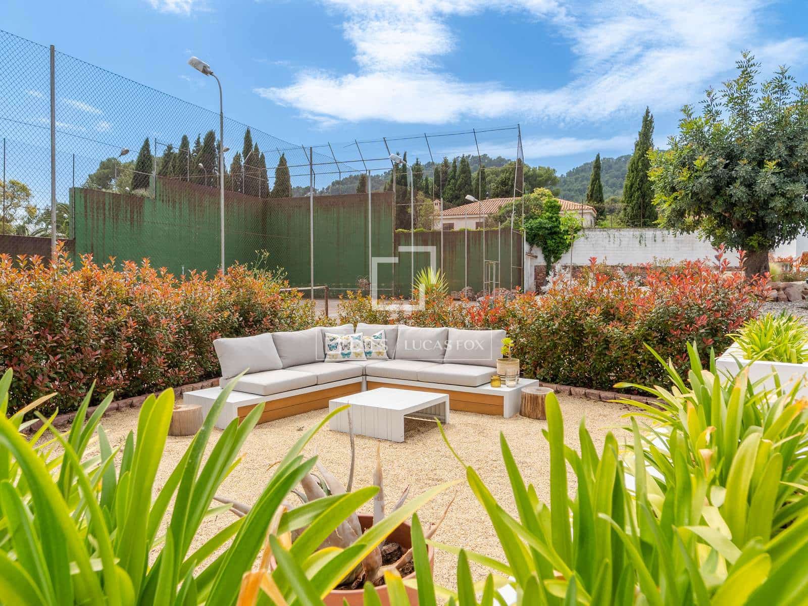 5 bedroom Villa for rent in Naquera with pool garage - € 5,500 (Ref: 10009618)
