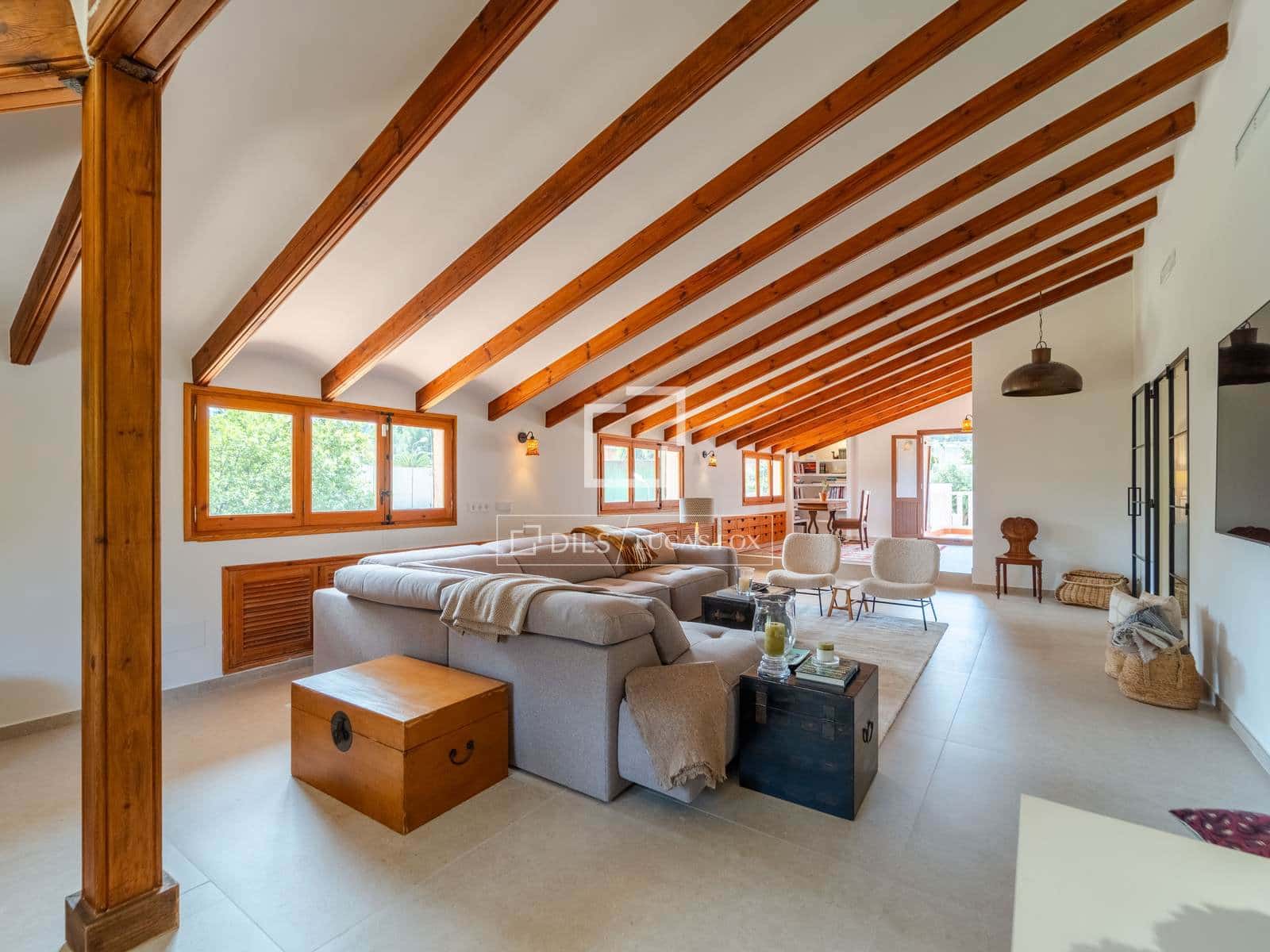 5 bedroom Villa for rent in Naquera with pool garage - € 5,500 (Ref: 10009618)