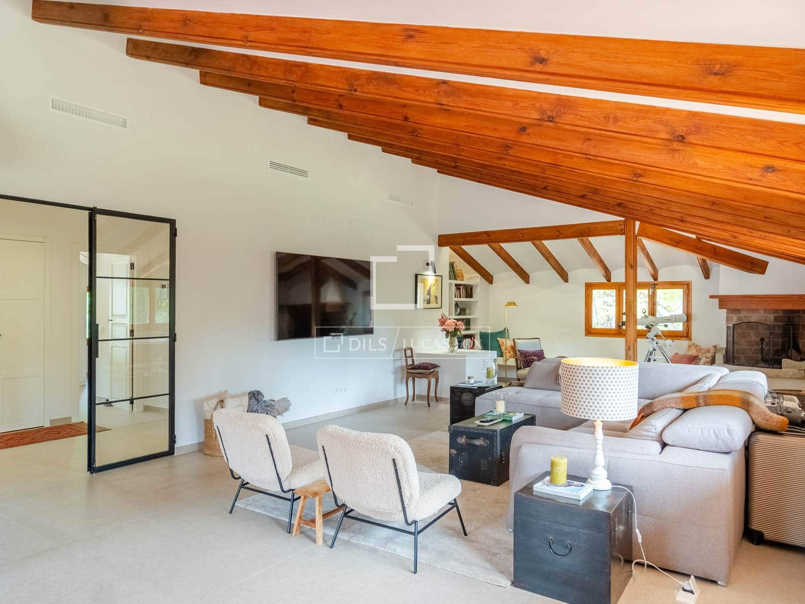 5 bedroom Villa for rent in Naquera with pool garage - € 5,500 (Ref: 10009618)