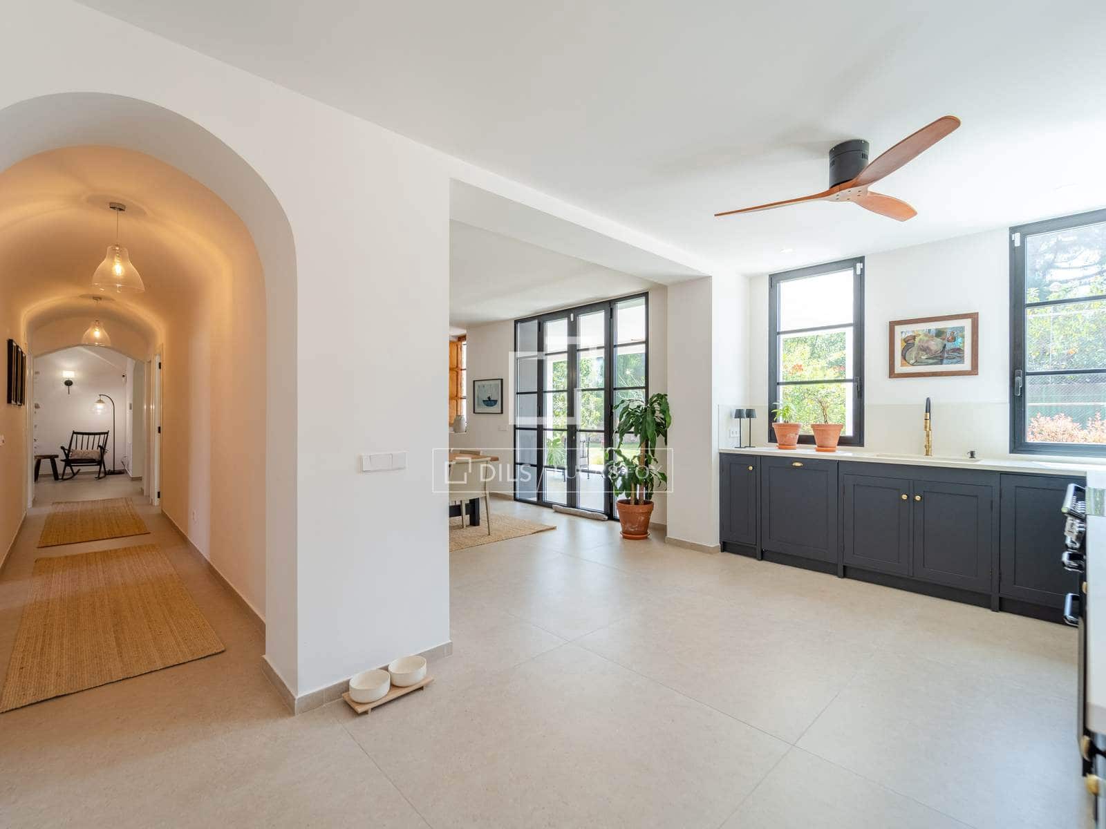 5 bedroom Villa for rent in Naquera with pool garage - € 5,500 (Ref: 10009618)