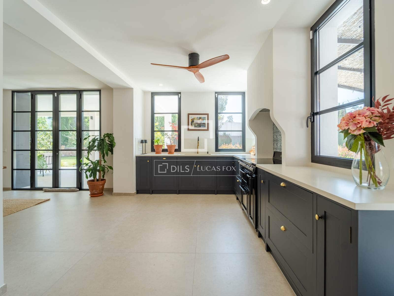 5 bedroom Villa for rent in Naquera with pool garage - € 5,500 (Ref: 10009618)