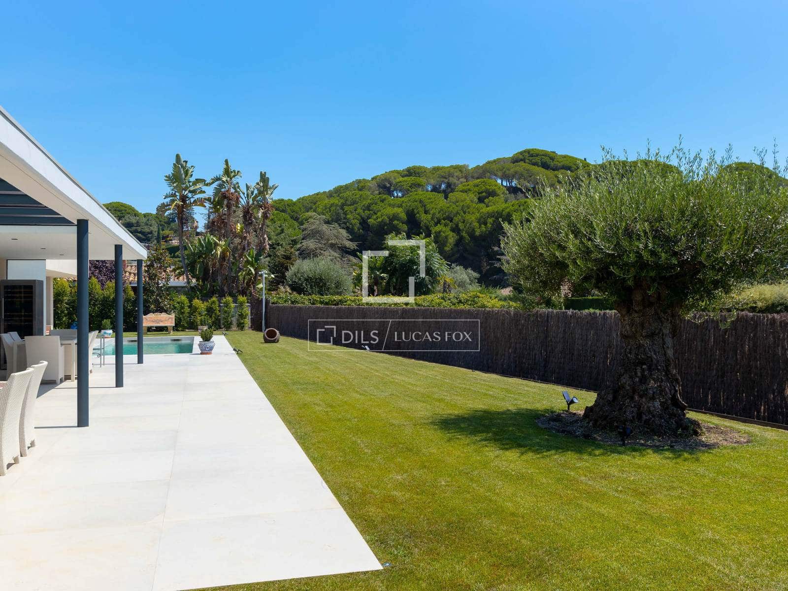 3 bedroom Villa for sale in Sant Vicenc de Montalt with pool garage - € 1,480,000 (Ref: 10009713)