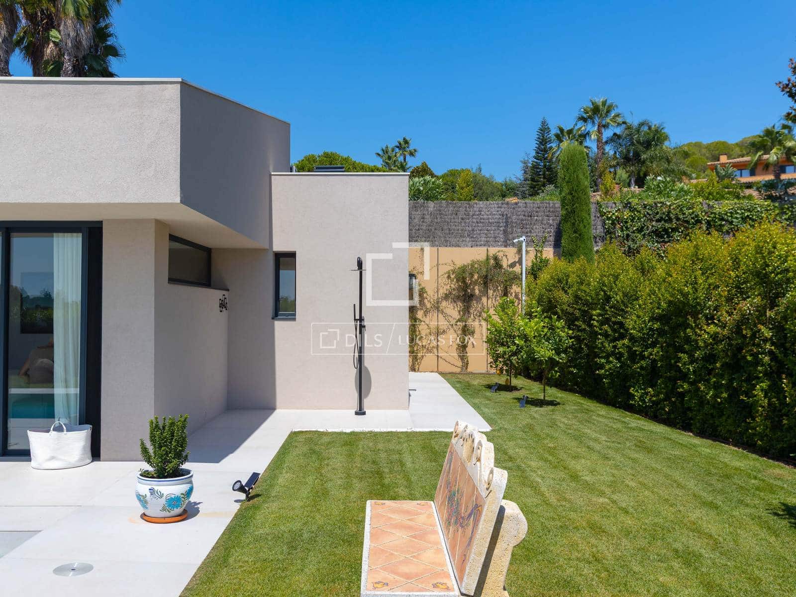 3 bedroom Villa for sale in Sant Vicenc de Montalt with pool garage - € 1,480,000 (Ref: 10009713)
