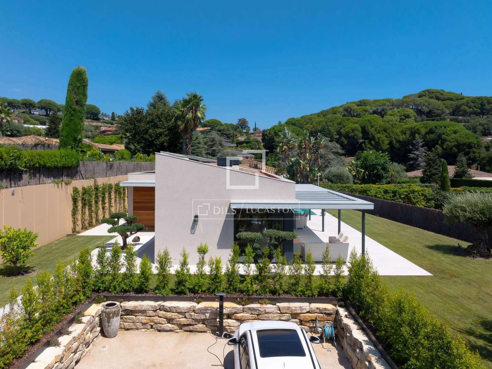 3 bedroom Villa for sale in Sant Vicenc de Montalt with pool garage - € 1,480,000 (Ref: 10009713)