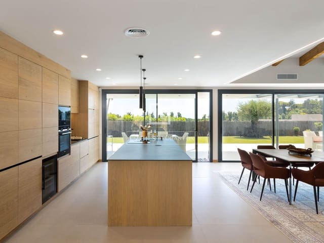 3 bedroom Villa for sale in Sant Vicenç de Montalt with pool garage - € 1,480,000 (Ref: 10009713)