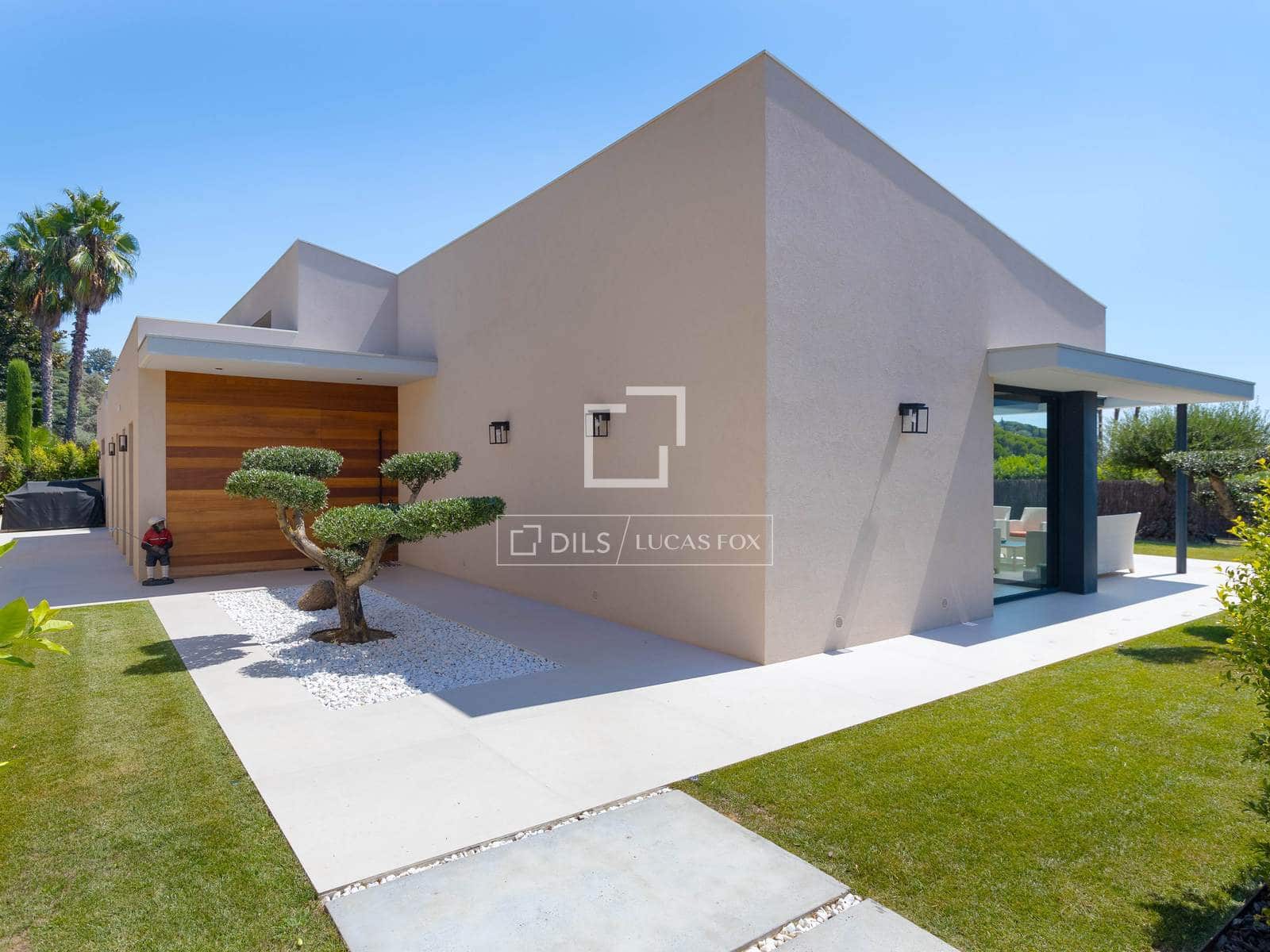 3 bedroom Villa for sale in Sant Vicenc de Montalt with pool garage - € 1,480,000 (Ref: 10009713)