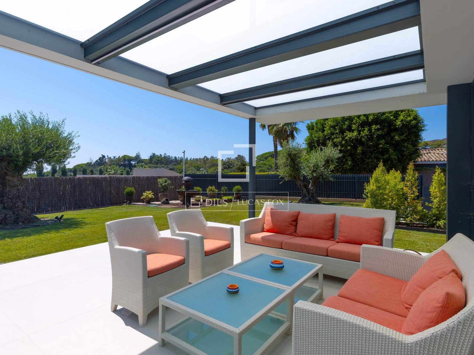 3 bedroom Villa for sale in Sant Vicenc de Montalt with pool garage - € 1,480,000 (Ref: 10009713)