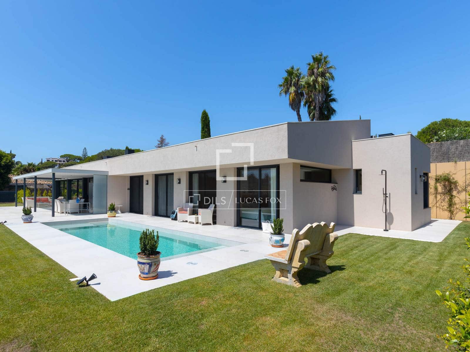3 bedroom Villa for sale in Sant Vicenc de Montalt with pool garage - € 1,480,000 (Ref: 10009713)
