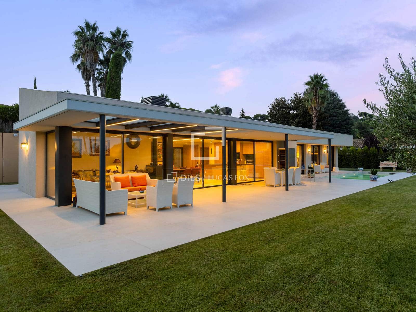 3 bedroom Villa for sale in Sant Vicenc de Montalt with pool garage - € 1,480,000 (Ref: 10009713)
