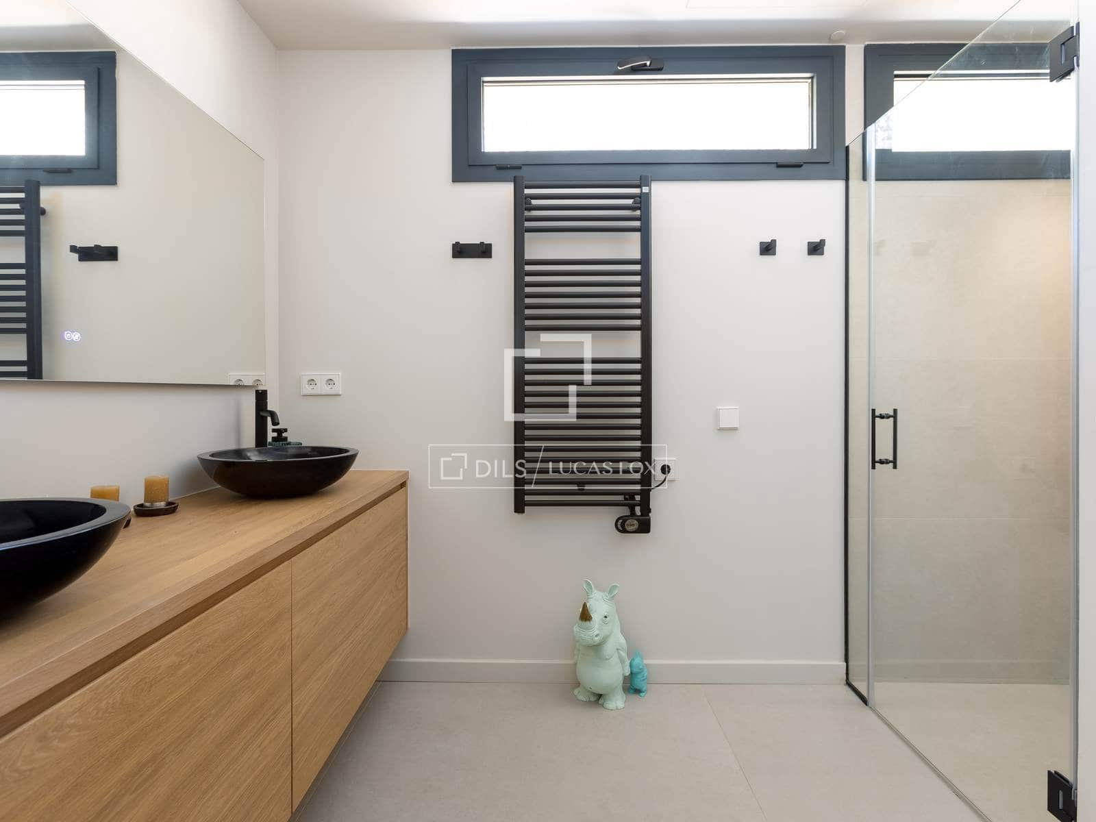 3 bedroom Villa for sale in Sant Vicenc de Montalt with pool garage - € 1,480,000 (Ref: 10009713)