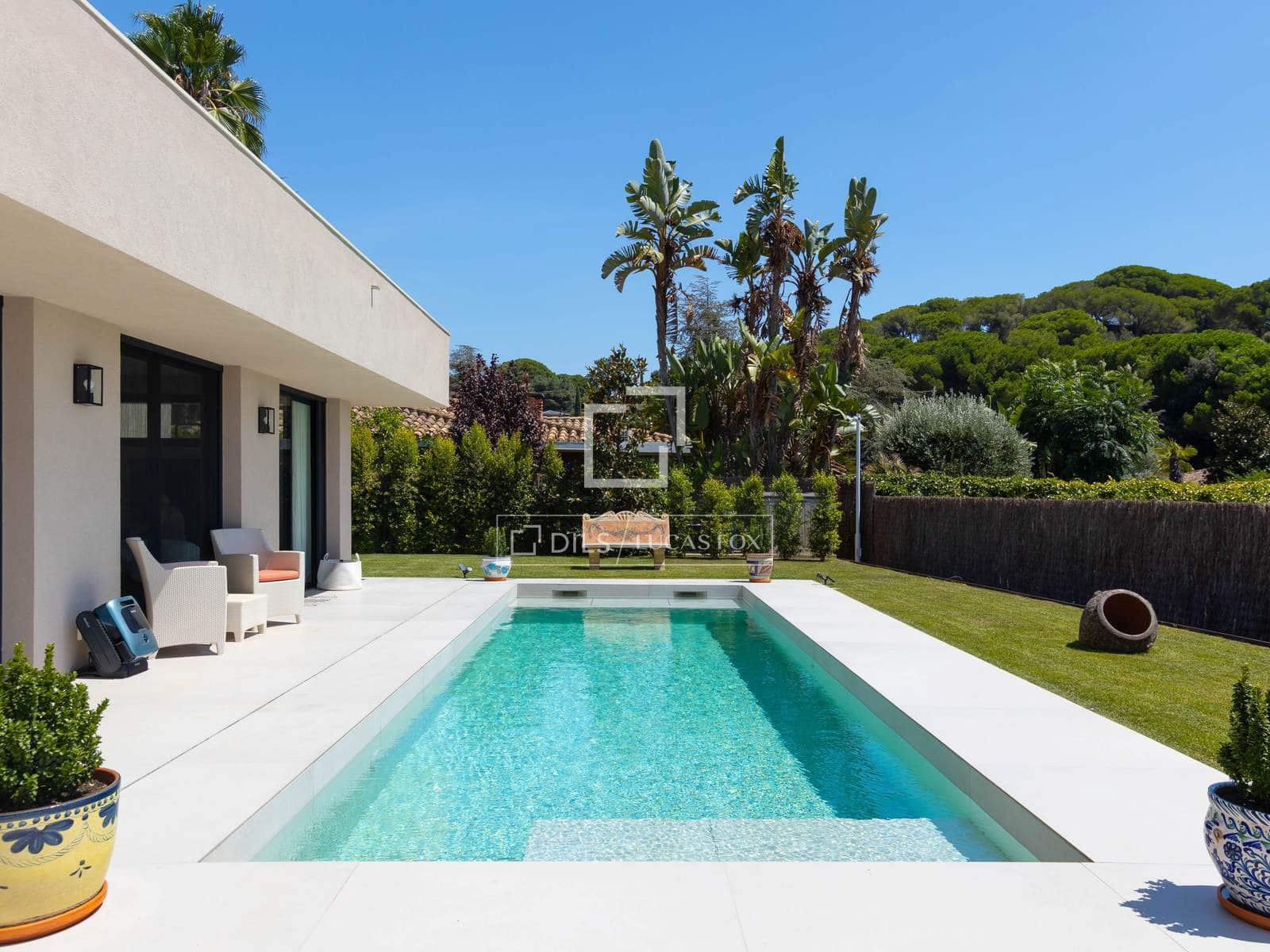 3 bedroom Villa for sale in Sant Vicenc de Montalt with pool garage - € 1,480,000 (Ref: 10009713)