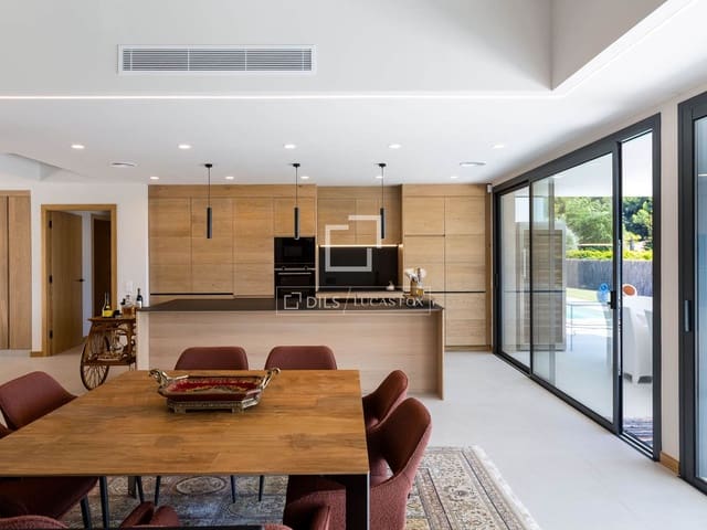 3 bedroom Villa for sale in Sant Vicenç de Montalt with pool garage - € 1,480,000 (Ref: 10009713)