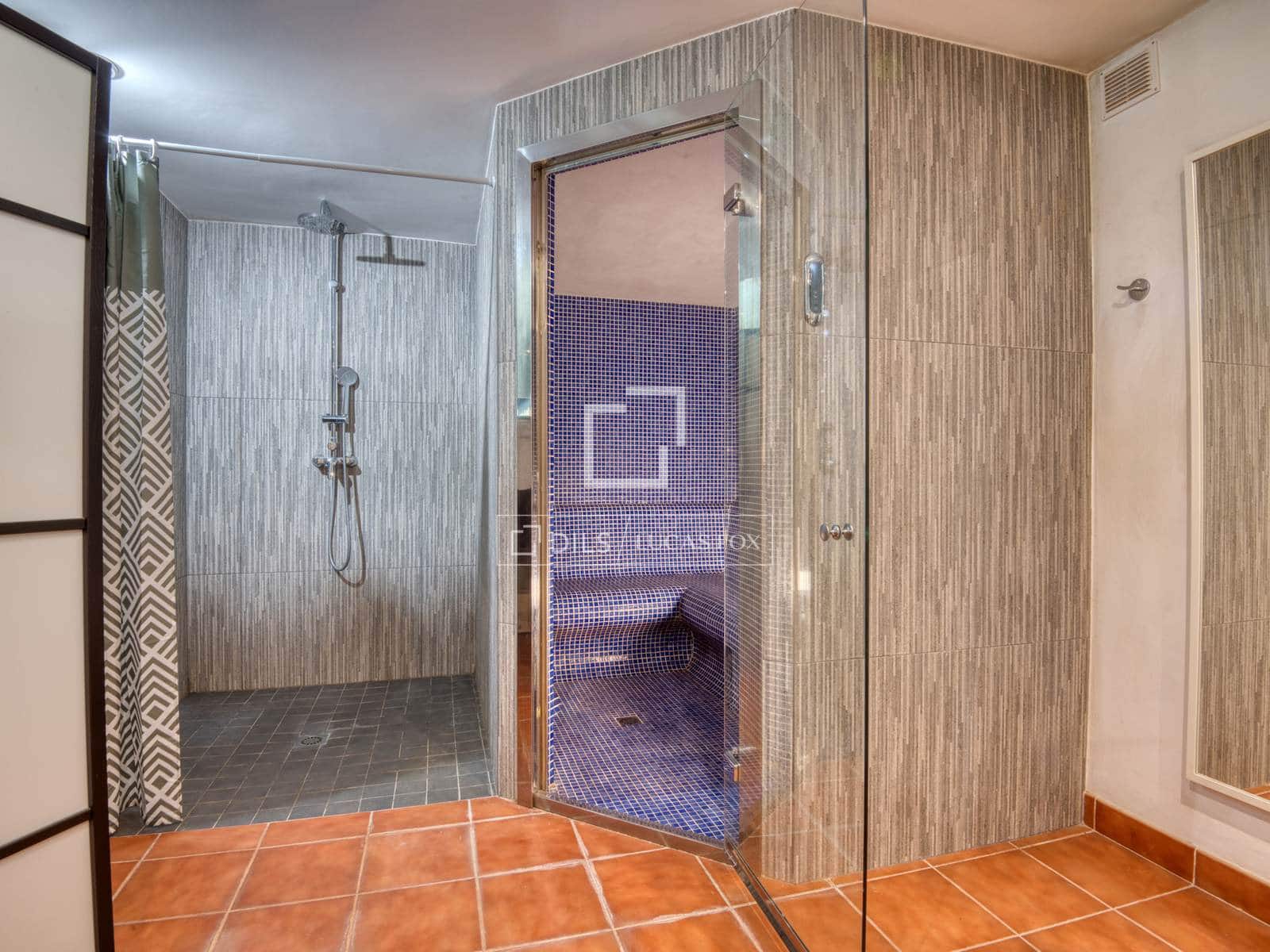 4 slaapkamer Villa te koop in Santa Cristina d'Aro met zwembad garage - € 725.000 (Ref: 10011851)