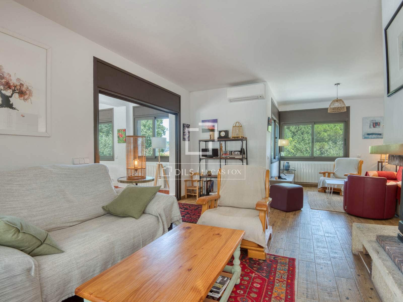 4 slaapkamer Villa te koop in Santa Cristina d'Aro met zwembad garage - € 725.000 (Ref: 10011851)