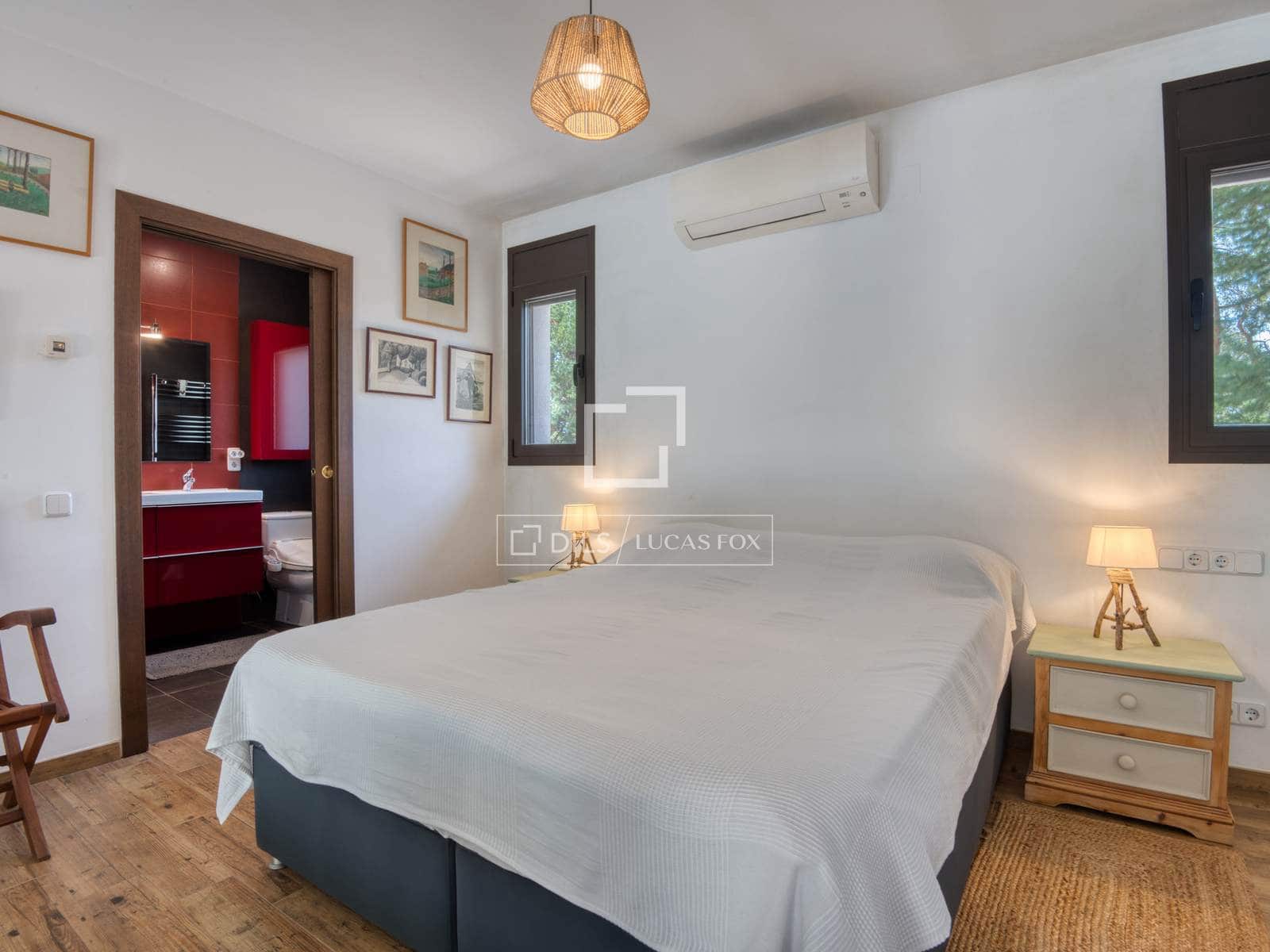 4 slaapkamer Villa te koop in Santa Cristina d'Aro met zwembad garage - € 725.000 (Ref: 10011851)