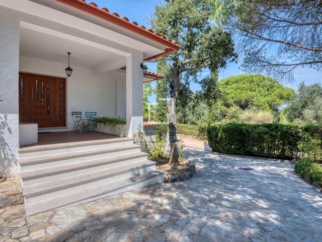 4 sypialnia Willa na sprzedaż w Santa Cristina d'Aro z basenem garażem - 725 000 € (Ref: 10011851)