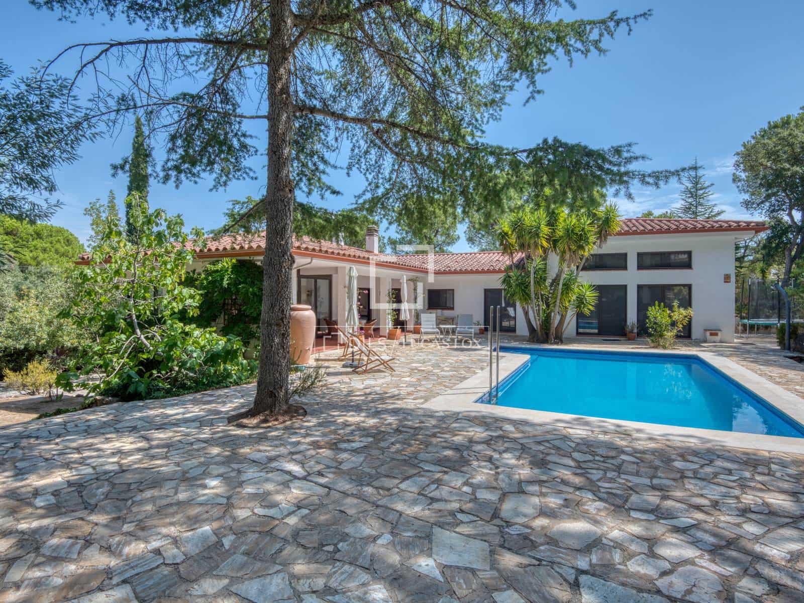 4 slaapkamer Villa te koop in Santa Cristina d'Aro met zwembad garage - € 725.000 (Ref: 10011851)