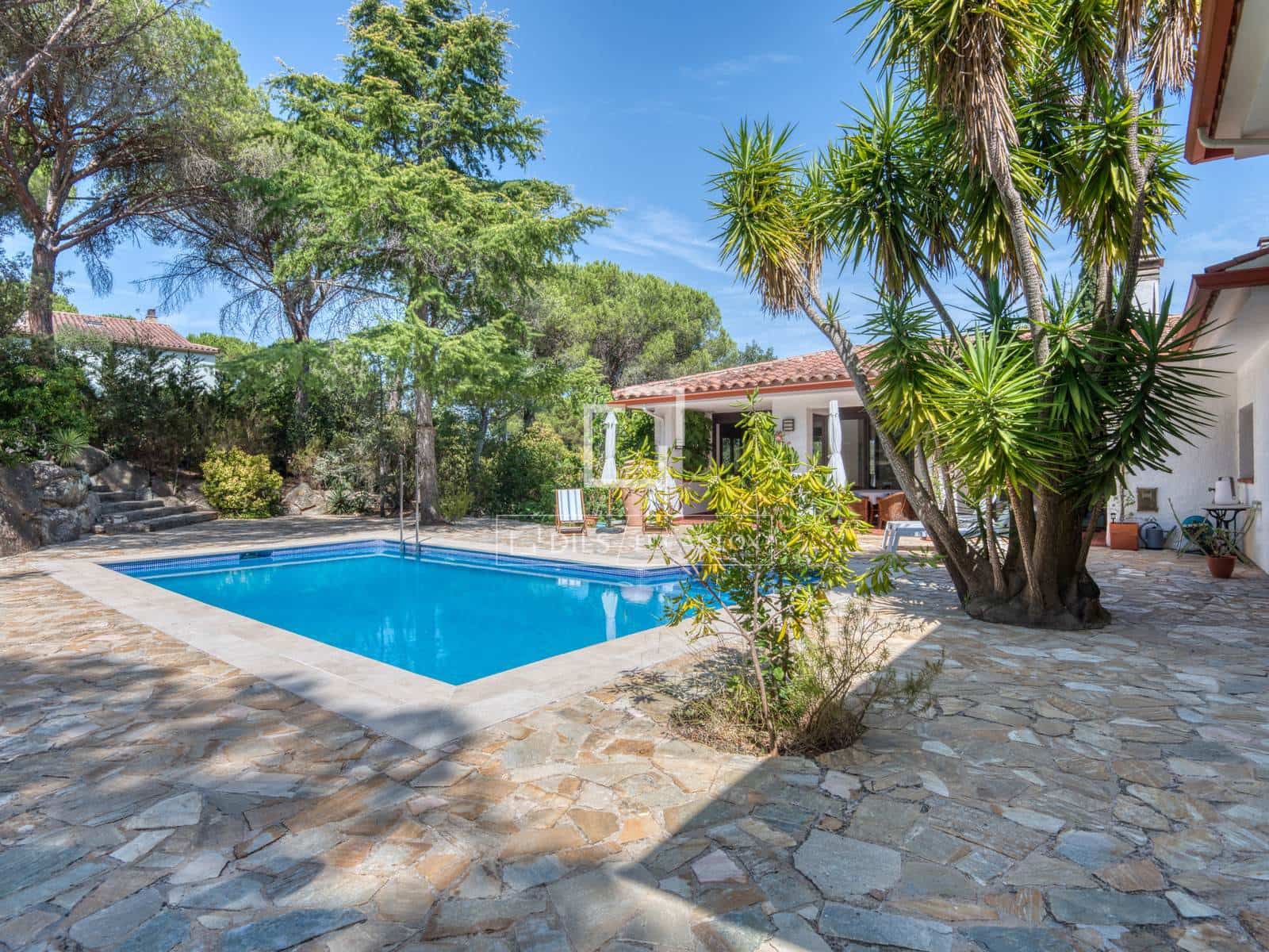 4 slaapkamer Villa te koop in Santa Cristina d'Aro met zwembad garage - € 725.000 (Ref: 10011851)