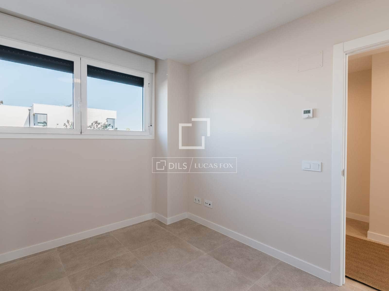 Villa/Maison de 4 chambres à louer à Madrid ville avec piscine garage - 3 790 € (Ref: 10012219)