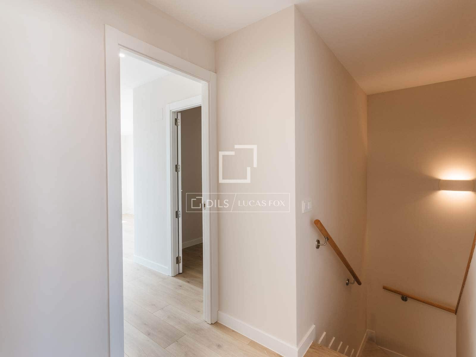 Villa/Maison de 4 chambres à louer à Madrid ville avec piscine garage - 3 790 € (Ref: 10012219)
