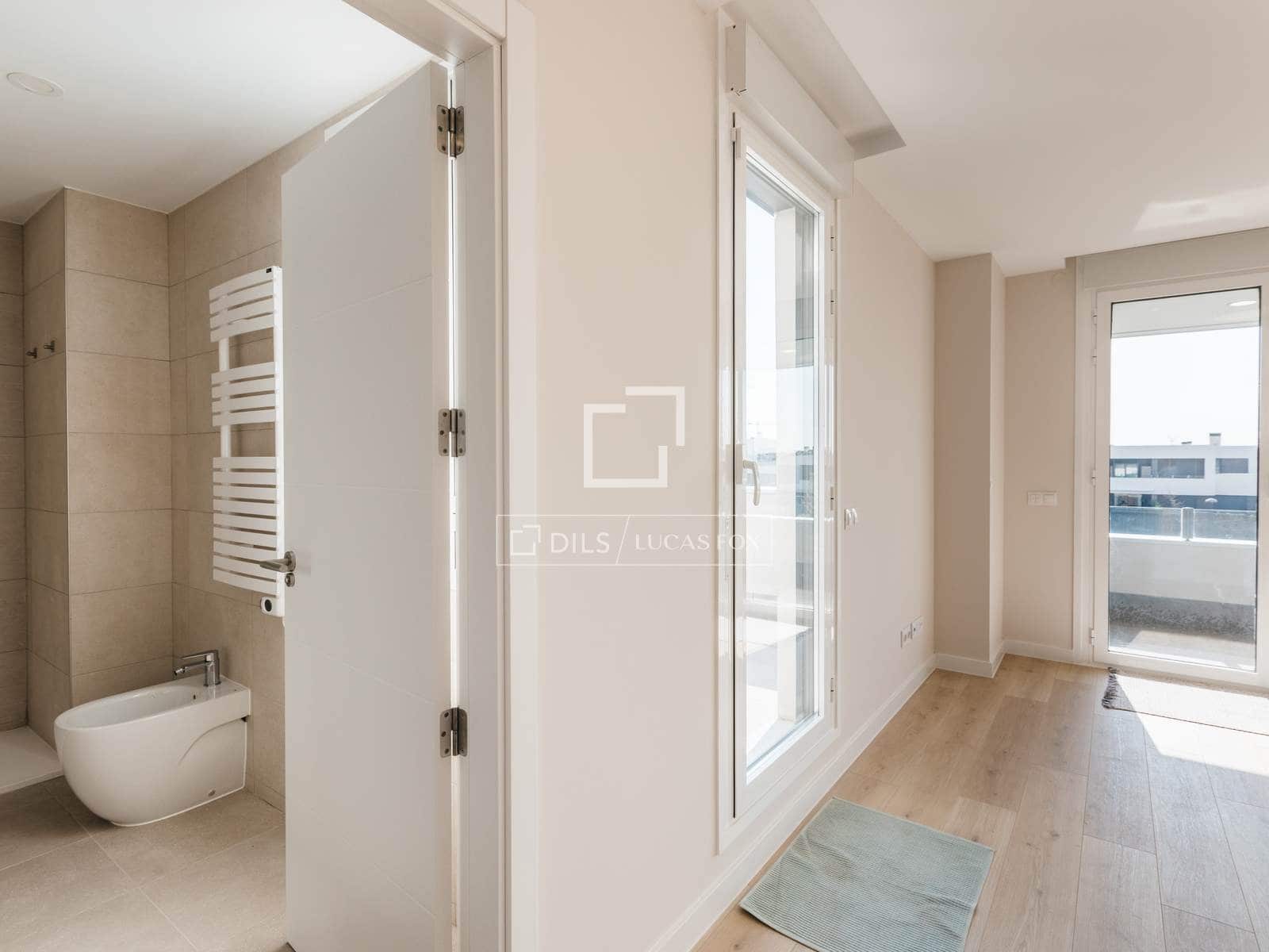 Villa/Maison de 4 chambres à louer à Madrid ville avec piscine garage - 3 790 € (Ref: 10012219)