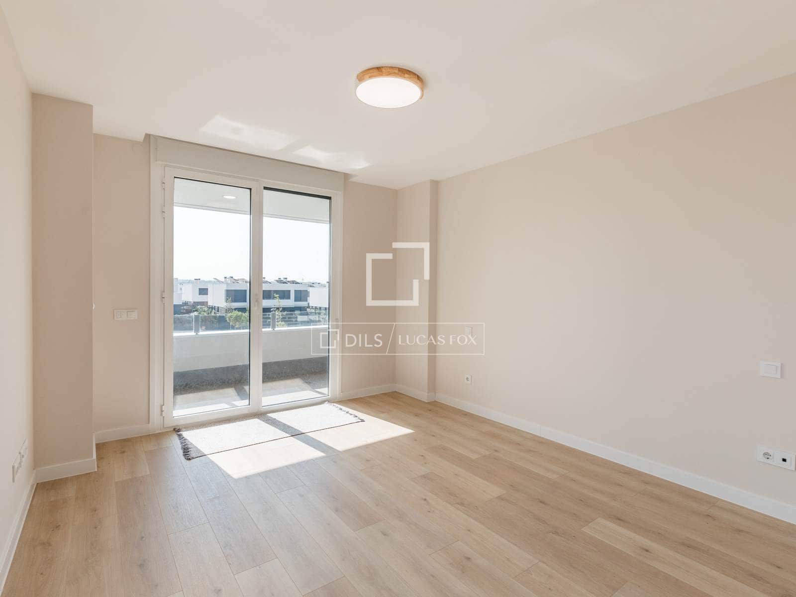Villa/Maison de 4 chambres à louer à Madrid ville avec piscine garage - 3 790 € (Ref: 10012219)