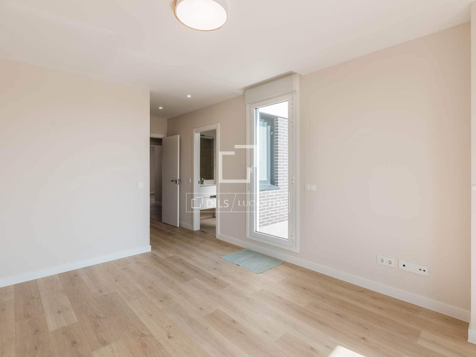 Villa/Maison de 4 chambres à louer à Madrid ville avec piscine garage - 3 790 € (Ref: 10012219)