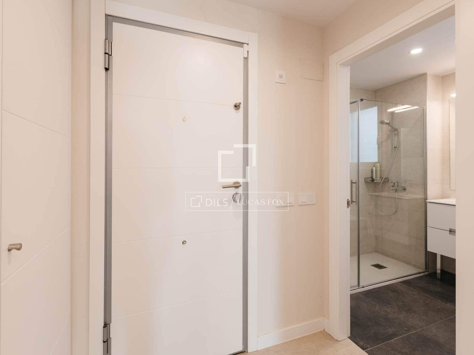 Villa/Maison de 4 chambres à louer à Madrid ville avec piscine garage - 3 790 € (Ref: 10012219)