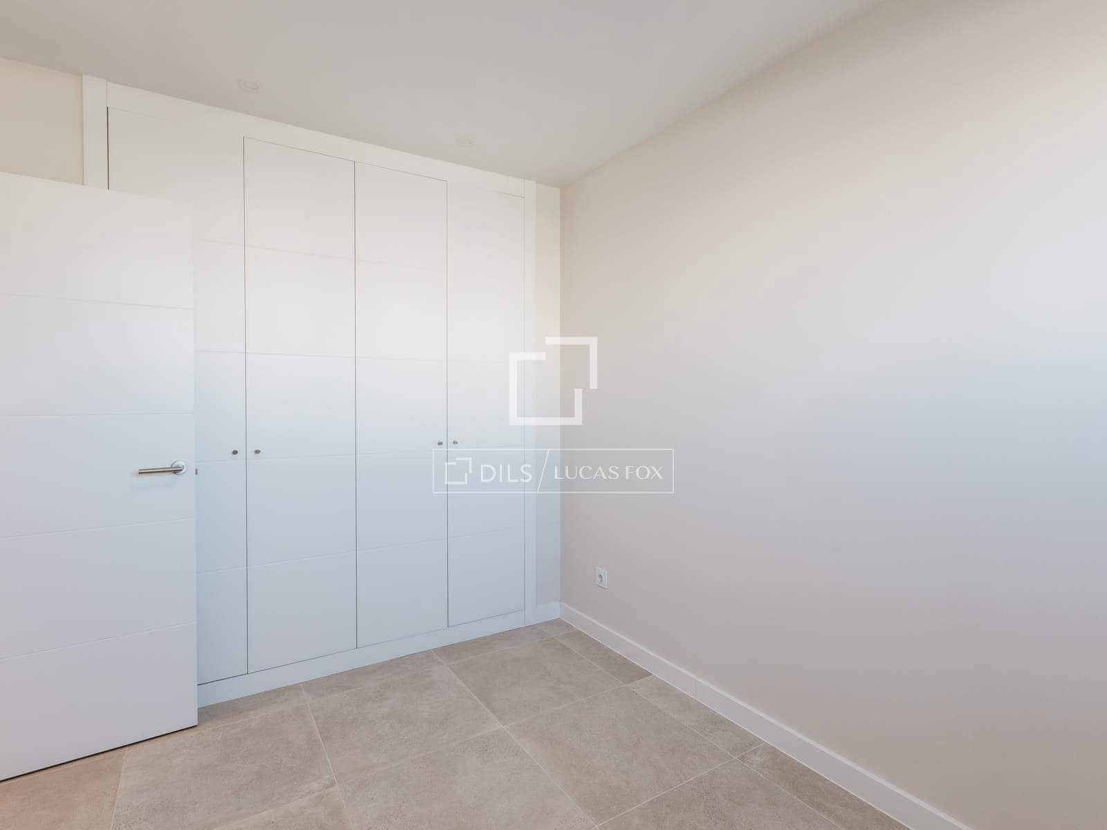 Villa/Maison de 4 chambres à louer à Madrid ville avec piscine garage - 3 790 € (Ref: 10012219)