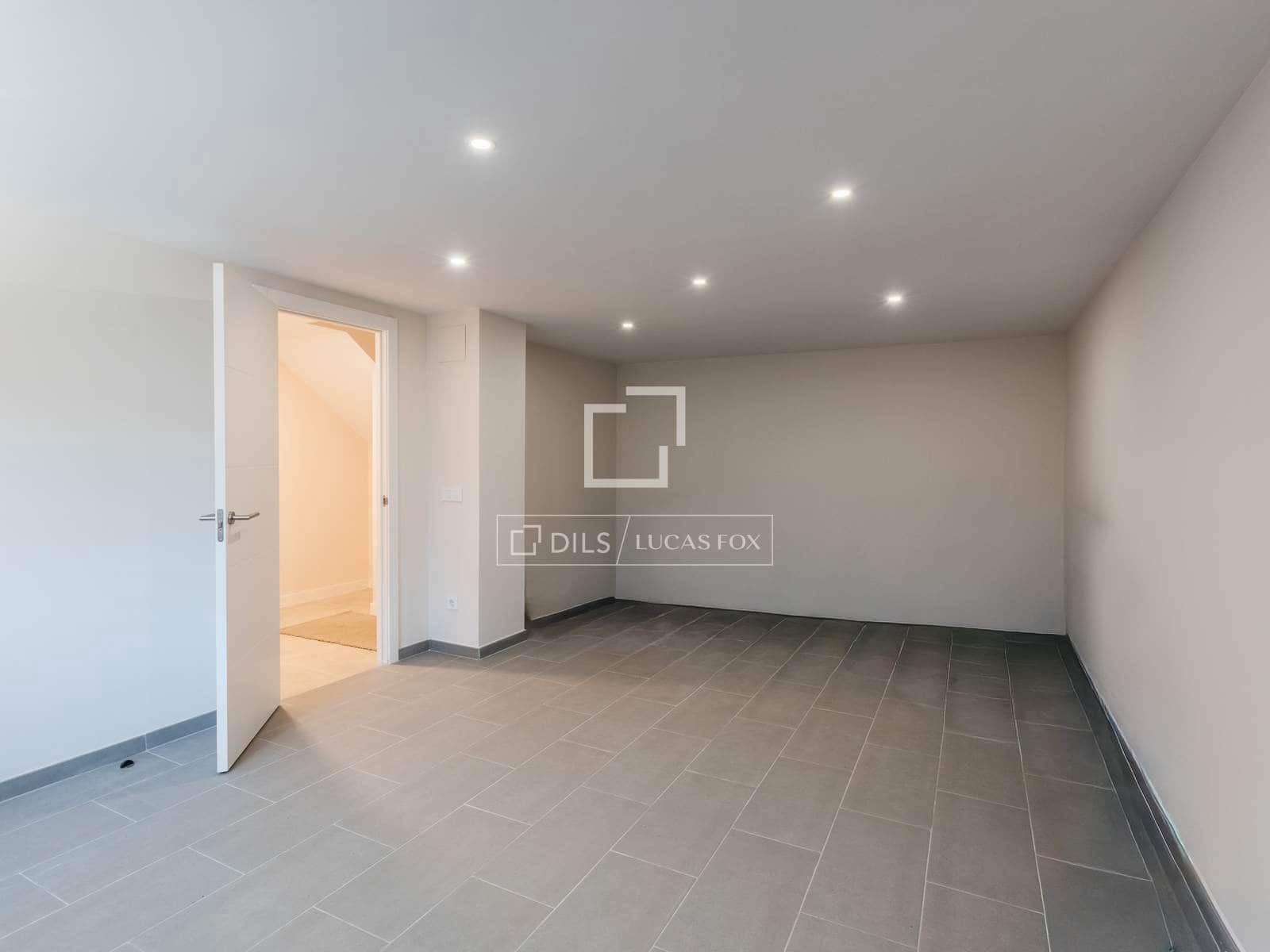 Villa/Maison de 4 chambres à louer à Madrid ville avec piscine garage - 3 790 € (Ref: 10012219)