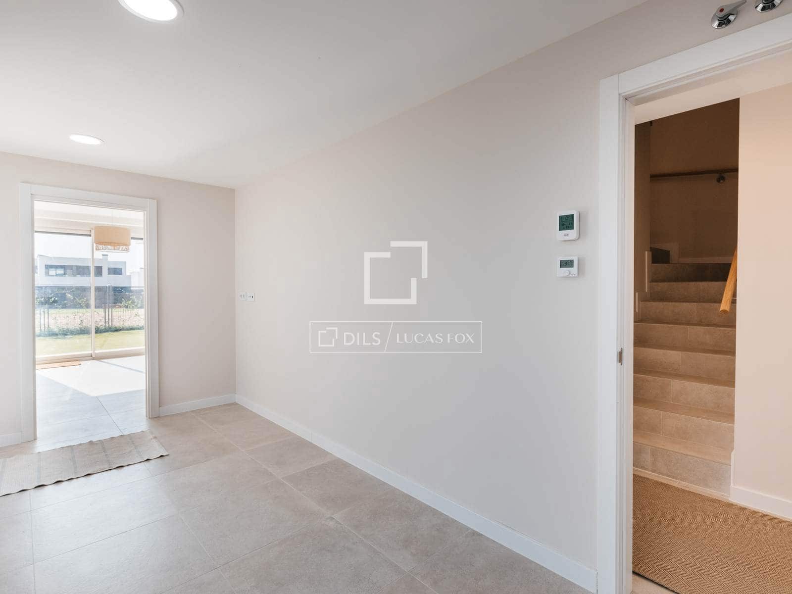 Villa/Maison de 4 chambres à louer à Madrid ville avec piscine garage - 3 790 € (Ref: 10012219)