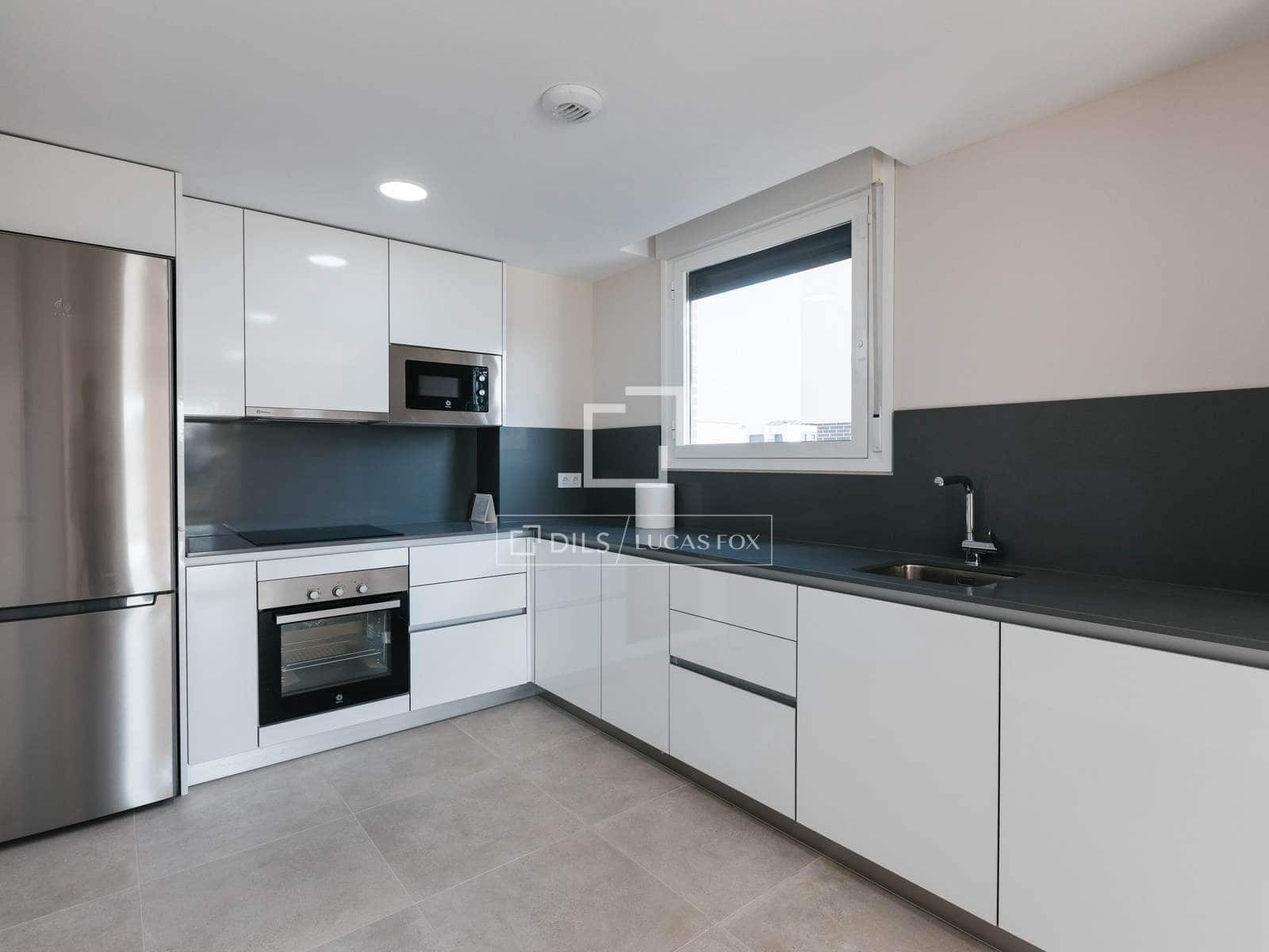 Villa/Maison de 4 chambres à louer à Madrid ville avec piscine garage - 3 790 € (Ref: 10012219)