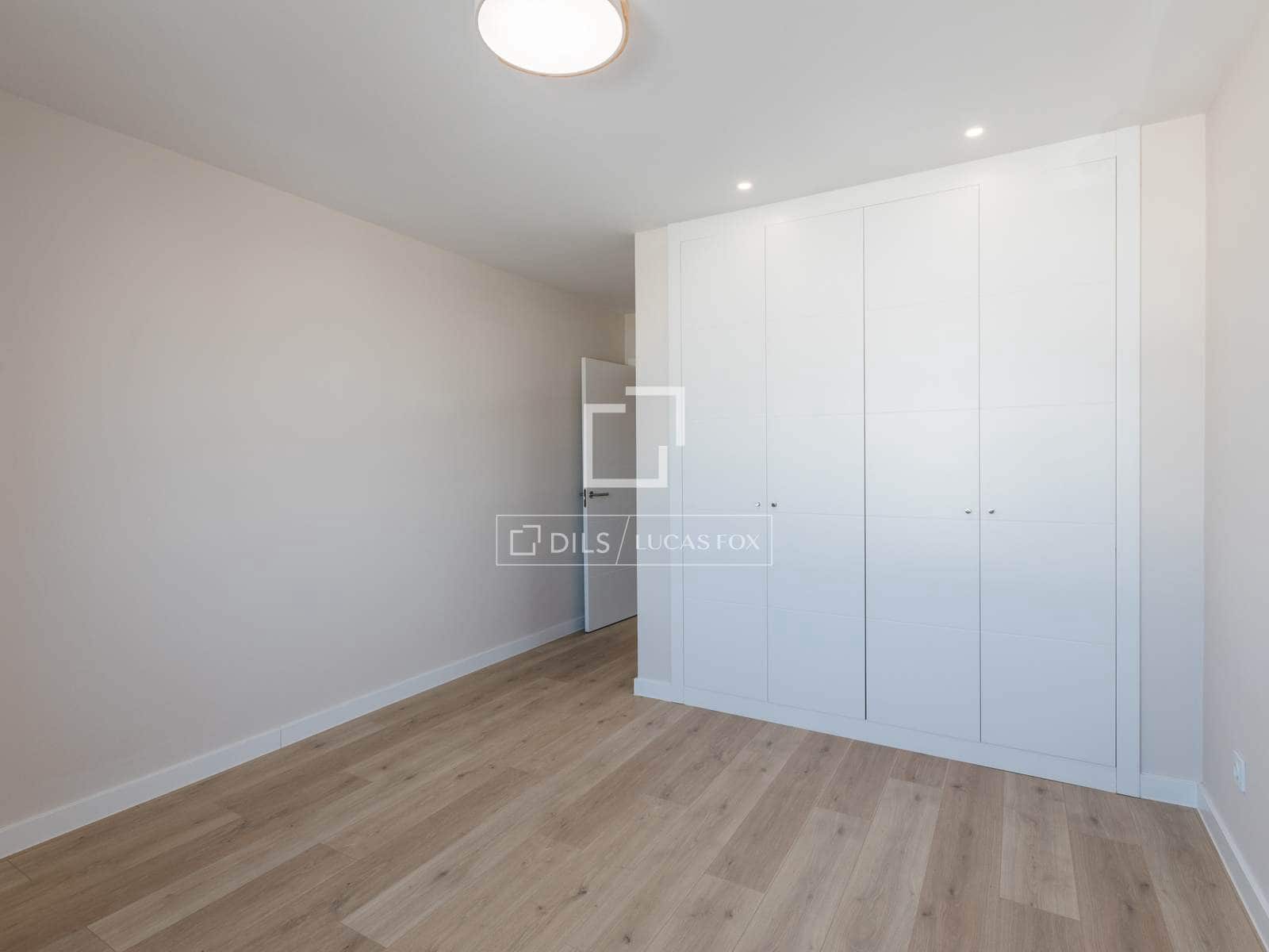 Villa/Maison de 4 chambres à louer à Madrid ville avec piscine garage - 3 790 € (Ref: 10012219)