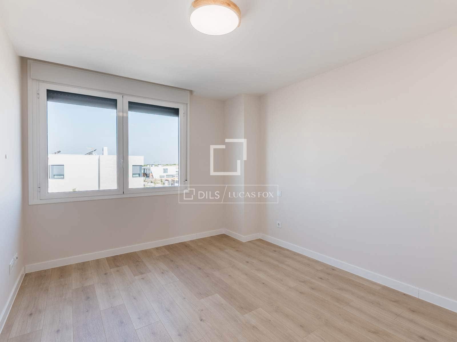 Villa/Maison de 4 chambres à louer à Madrid ville avec piscine garage - 3 790 € (Ref: 10012219)