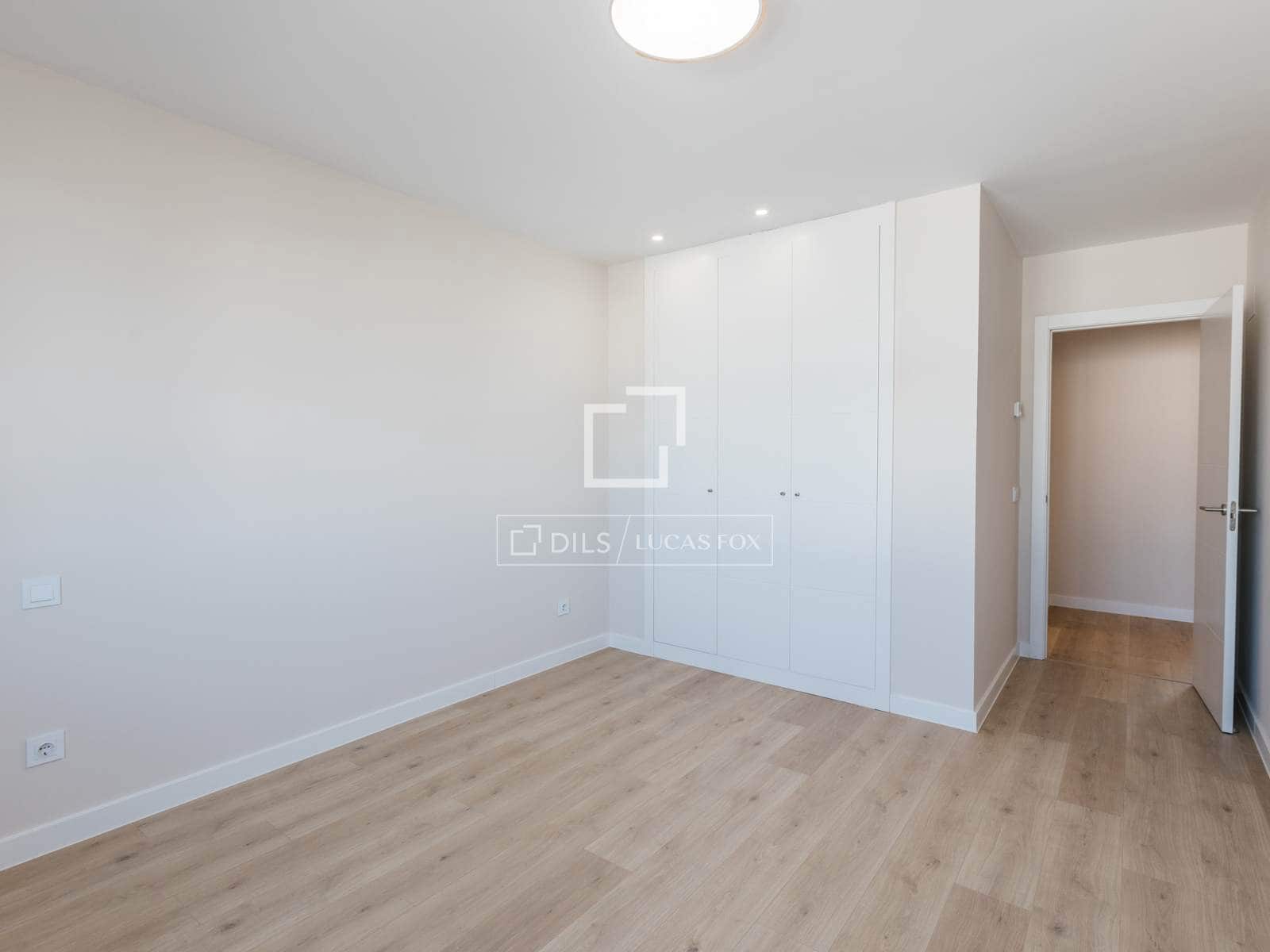 Villa/Maison de 4 chambres à louer à Madrid ville avec piscine garage - 3 790 € (Ref: 10012219)