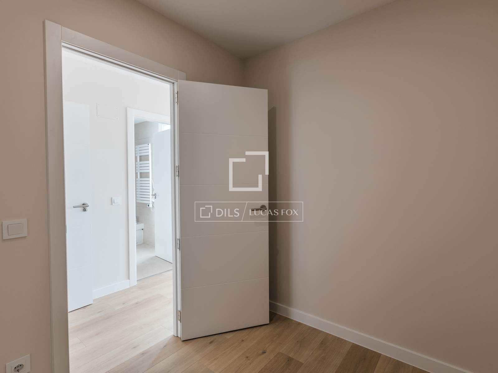 Villa/Maison de 4 chambres à louer à Madrid ville avec piscine garage - 3 790 € (Ref: 10012219)