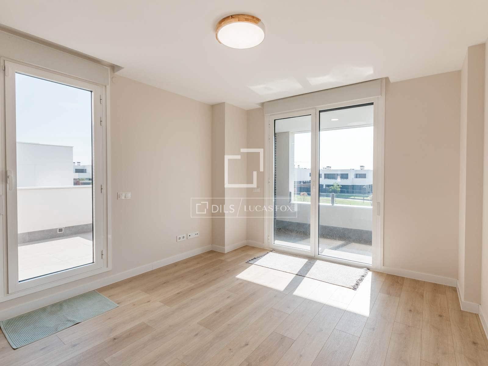 Villa/Maison de 4 chambres à louer à Madrid ville avec piscine garage - 3 790 € (Ref: 10012219)
